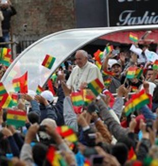 La llegada del Papa Francisco a Bolivia.