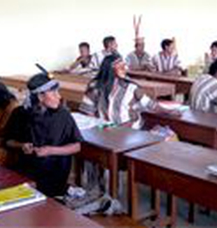 Un aula en la universidad indígena de Nopoki.