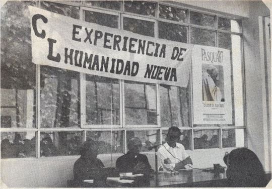 Don Luigi Giussani, monseñor Augusto Vargas Alzamora y el padre Francisco Ricci en el encuentro de CL Perú (1987).