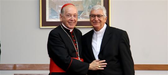 El cardenal Juan Luis Cipriani y el nuevo arzobispo de Lima Carlos Castillo.