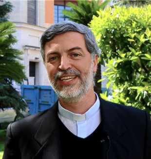 Padre Alexandre Awi Mello