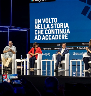 René Roux, Margaret Karram, Davide Prosperi y la moderadora del encuentro dedicado al libro de don Giussani, Silvia Guidi (©Meeting di Rimini)