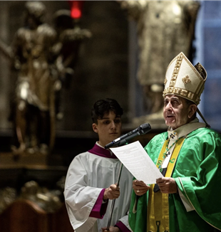 Monseñor Mario Delpini anuncia la clausura de la fase diocesana en la causa de beatificación de don Giussani (©Giovanni Dinatolo)